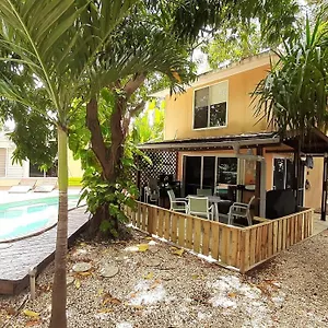  Vakantiehuis Met Zwembad En Prachtige Tuin